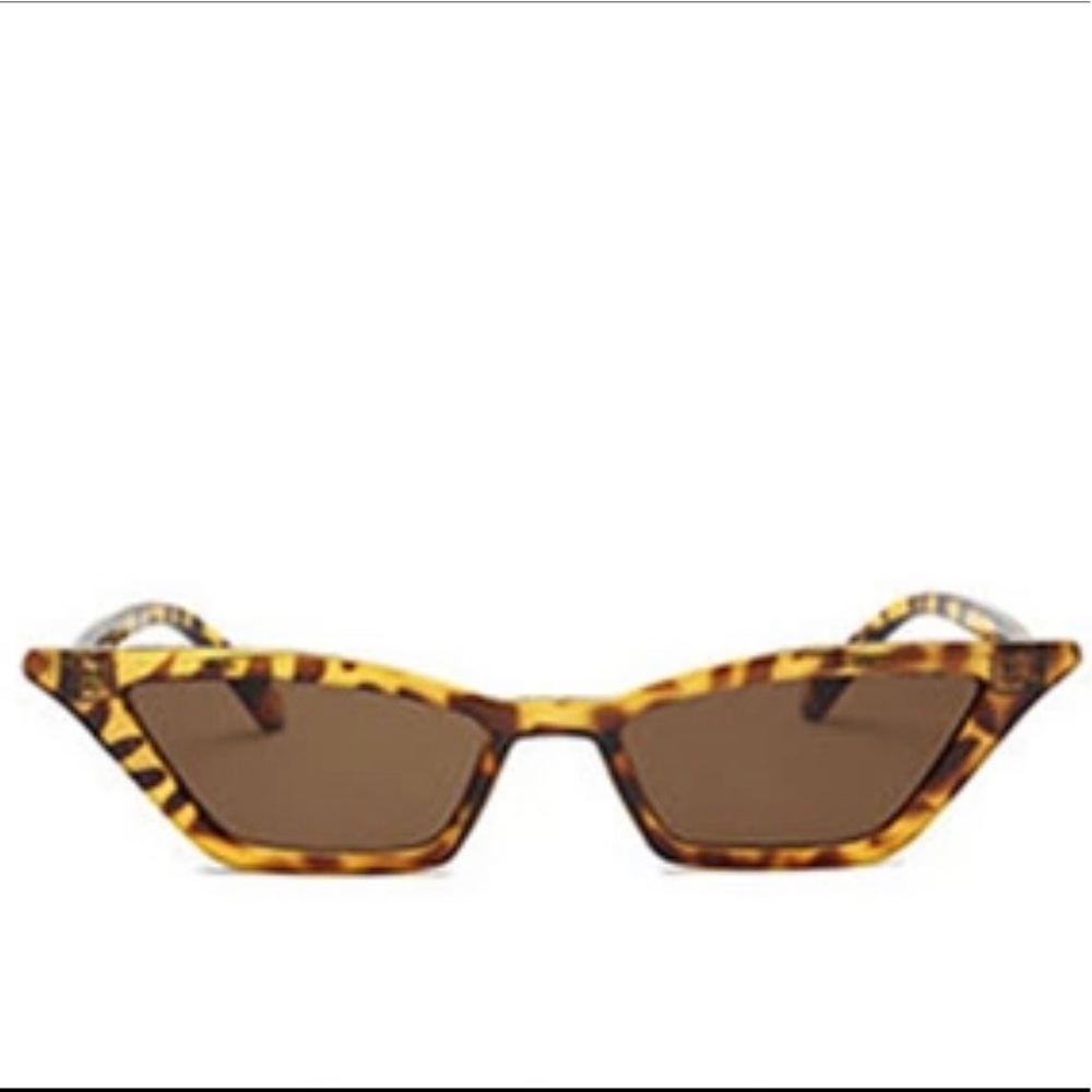 😎 Tiny Frame 90’s Style Tortoiseshell Sunglasses